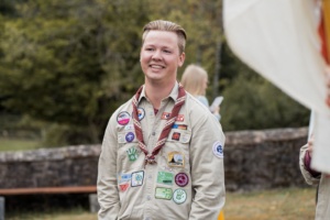 Das ist Paul bzw. Paule (Fahrtenname). Er schnuppert seit nach dem Diözesansommerlager 2023 im Pfadi-AK des DV Fulda.